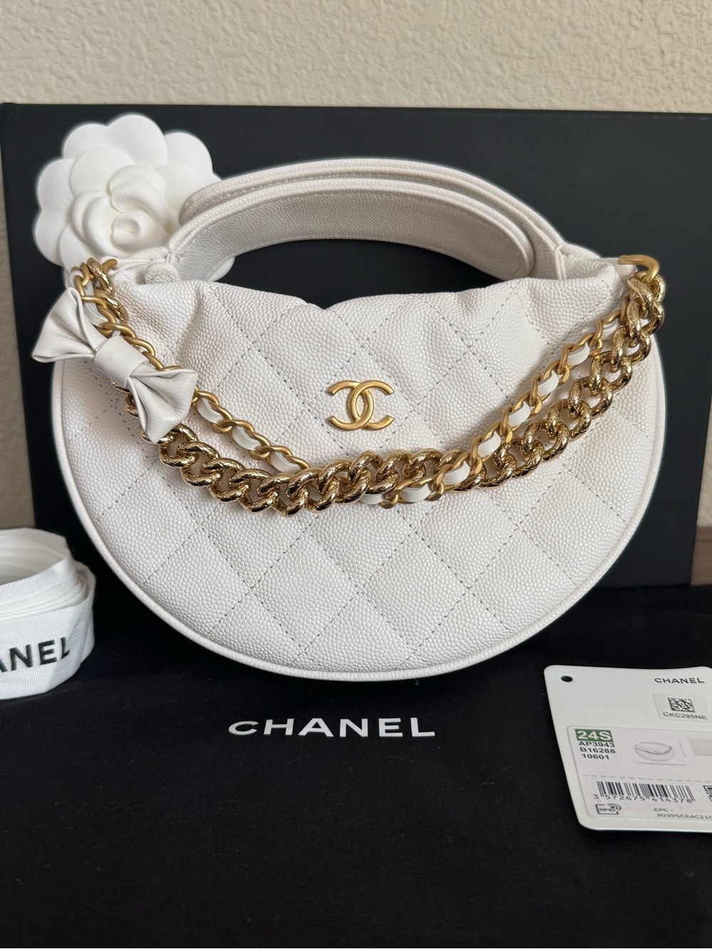 CHANEL Caviar Quilted Bow Pouch Chain Bag